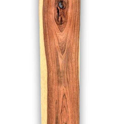 Onbehandeld Palissander fineervel van 100 x 16 cm met opvallende houttekening, perfect voor panelen of kunstprojecten.