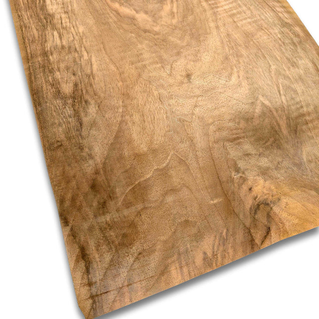Los vel walnoot houtfineer 165x25 cm met natuurlijke tekening en warme bruine tinten, ideaal voor meubelbekleding of restauratieprojecten.